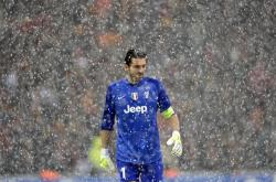 开云APP-银箭折戟，橙刃破风，塞恩斯点燃赛场的一夜