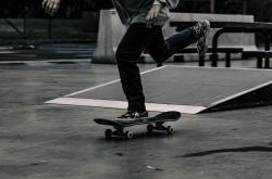 开云下载-冰与火之歌，迈凯伦的团队协奏与汉密尔顿的个人英雄主义
