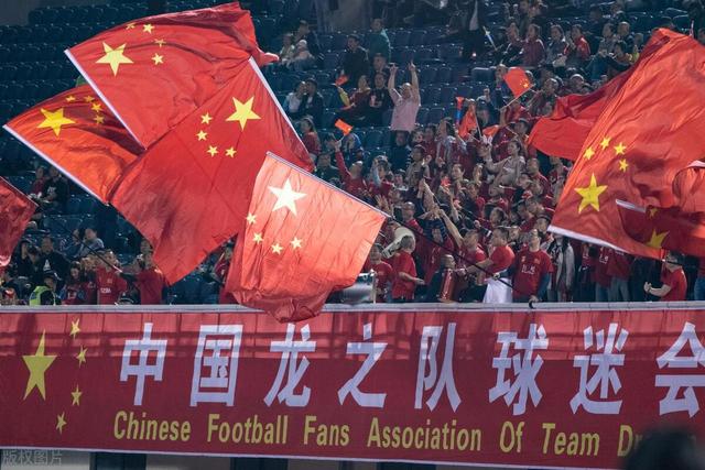 国脚出征中超，备战世预赛突破困难