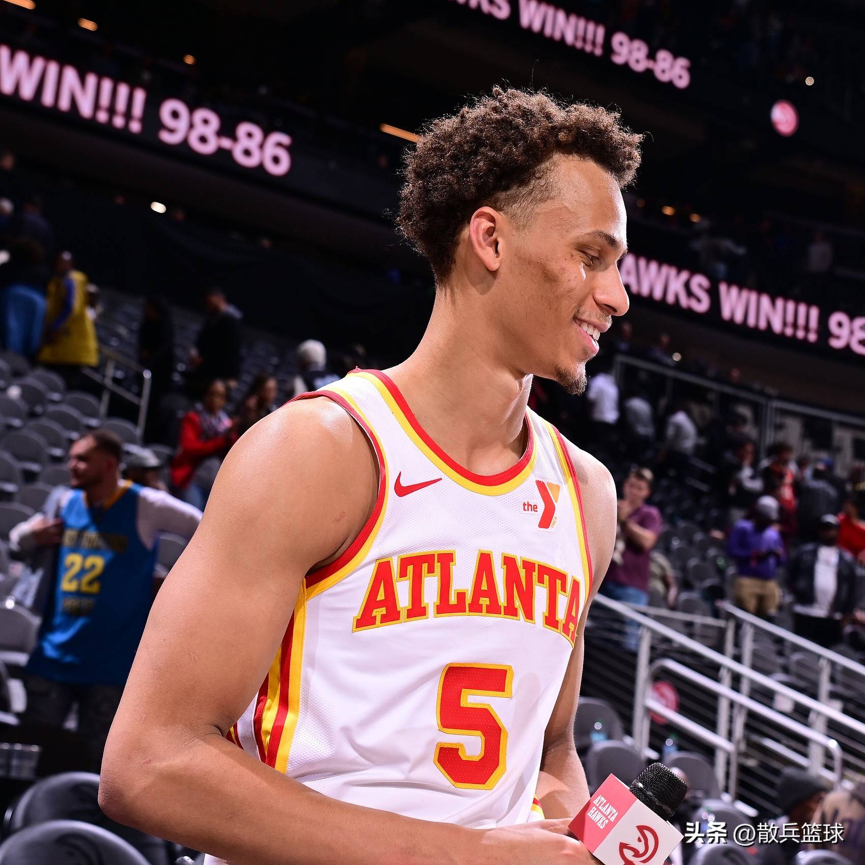 包含老鹰队以101-115不敌篮网队，系列赛1-2落后的词条