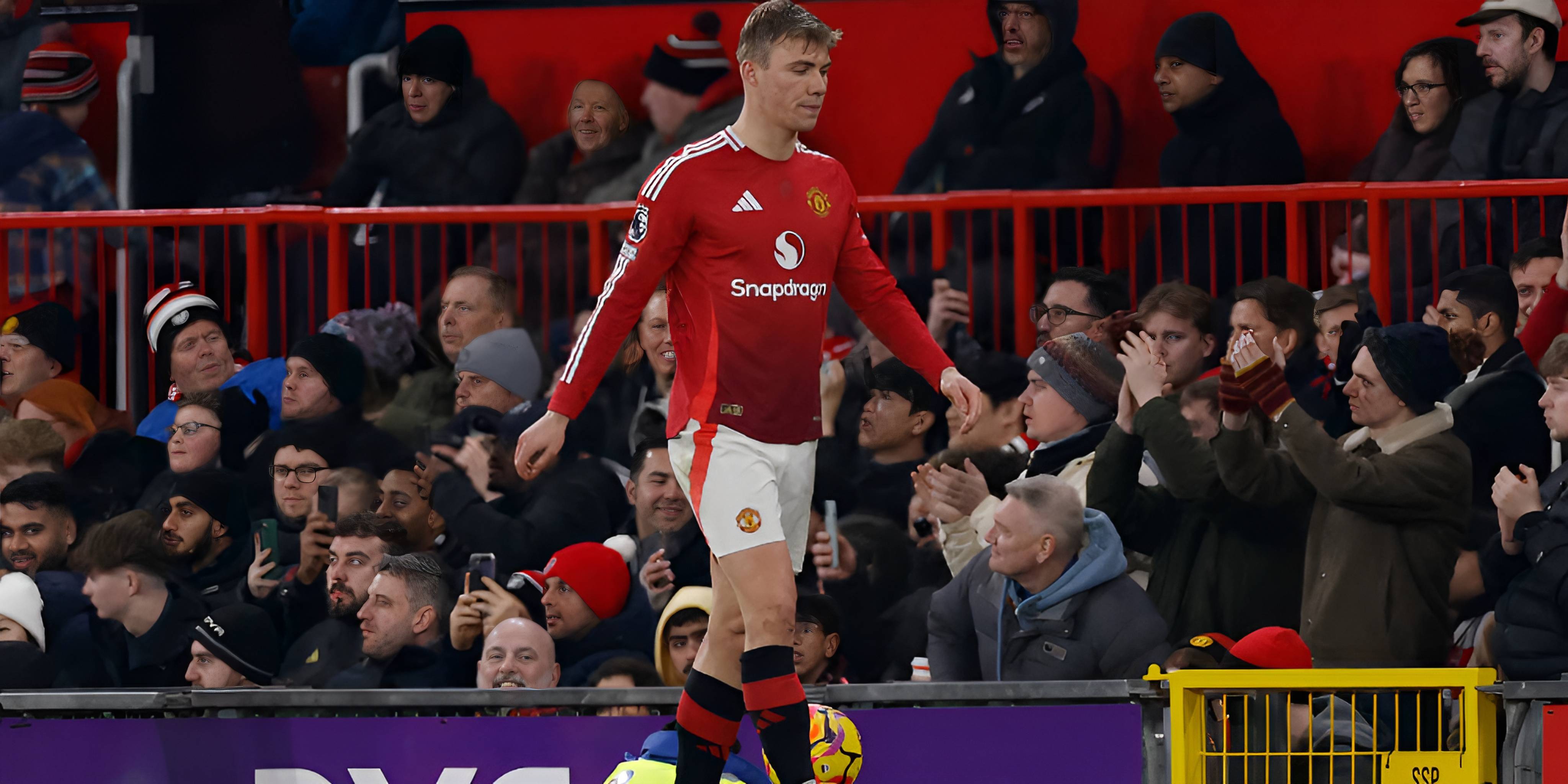 曼联再获大胜,气势如虹力压对手 曼联再获大胜,气势如虹力压对手