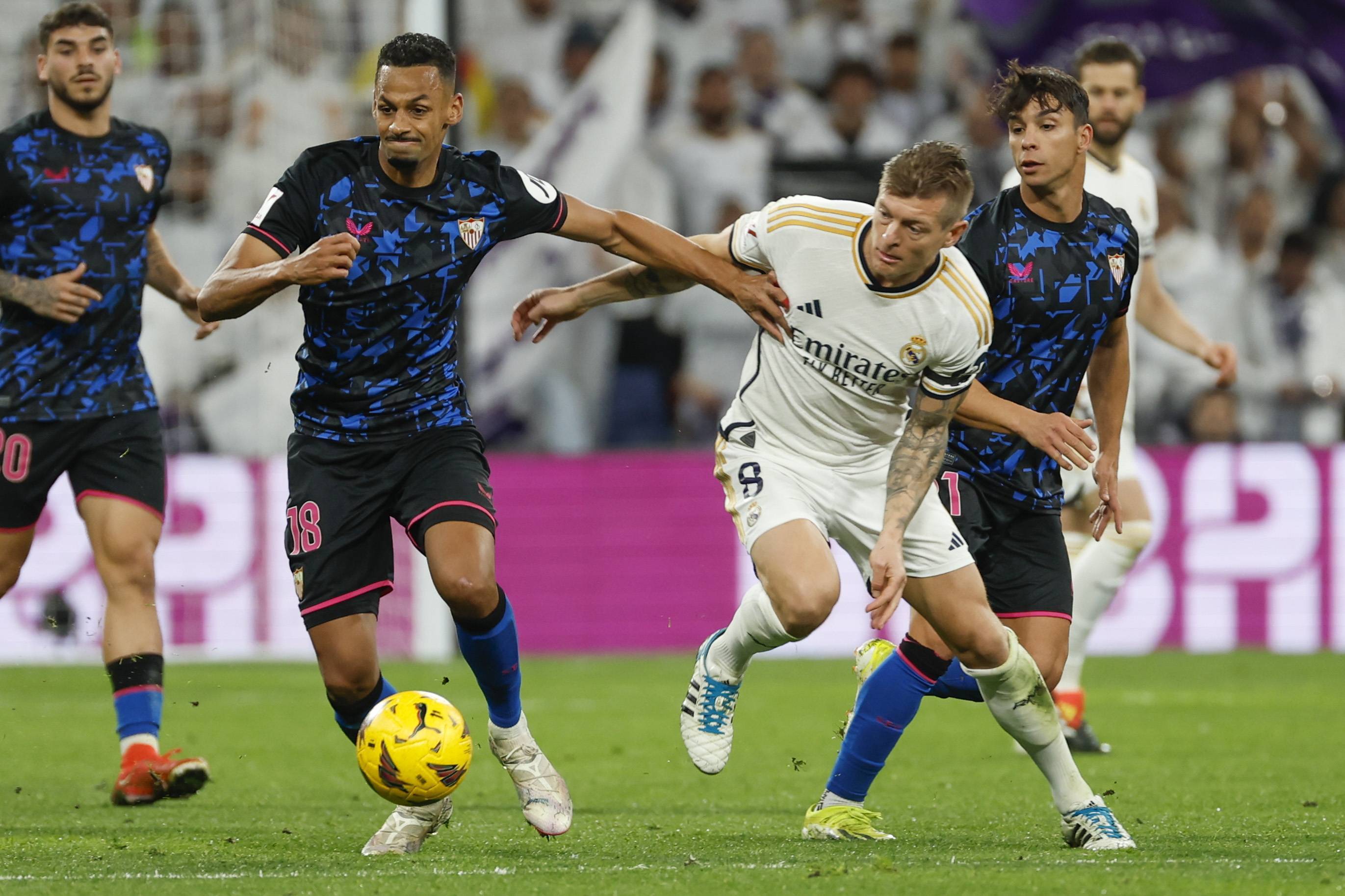 塞维利亚遭遇尴尬失利，主场风光不再