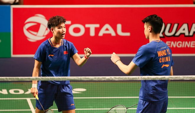 包含马来西亚队翻盘印尼队，黄鸭组合带队取胜的词条