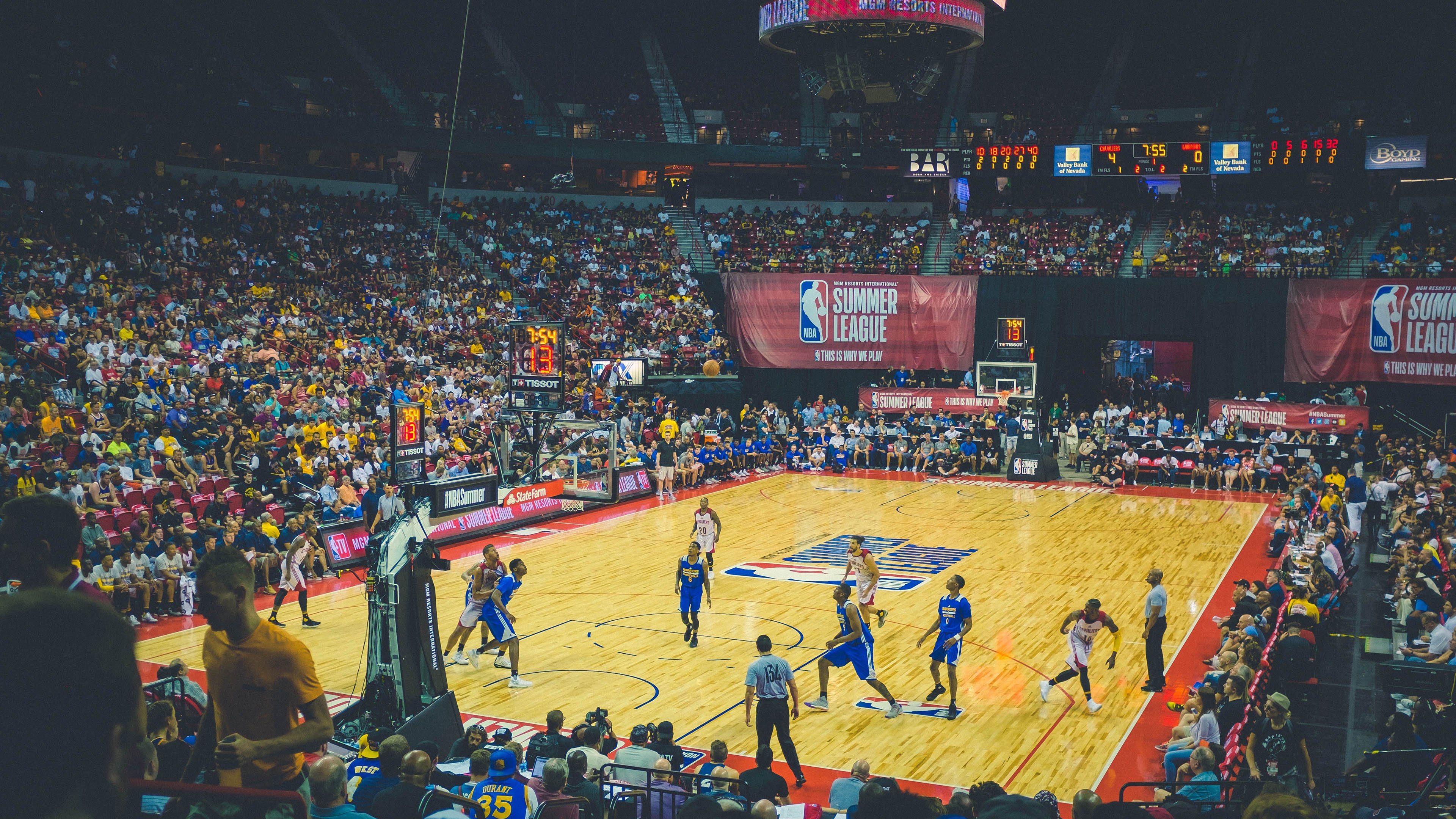 黑铁时代的弑神之战，霍勒迪37分血洗休斯顿的神话逆写