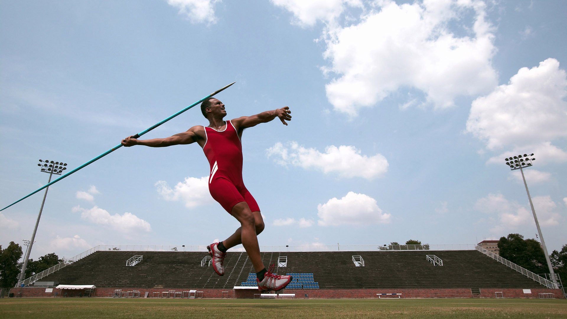 当辽宁遇上丹佛,约基奇降维打击背后的篮球哲学差异